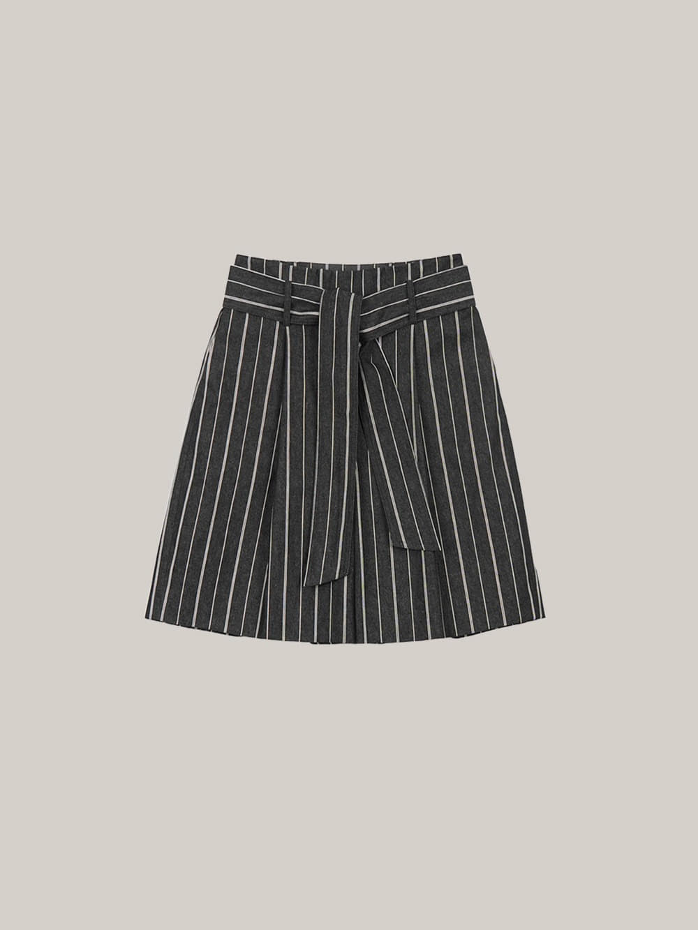 Belted Stripe Half Pants (black)